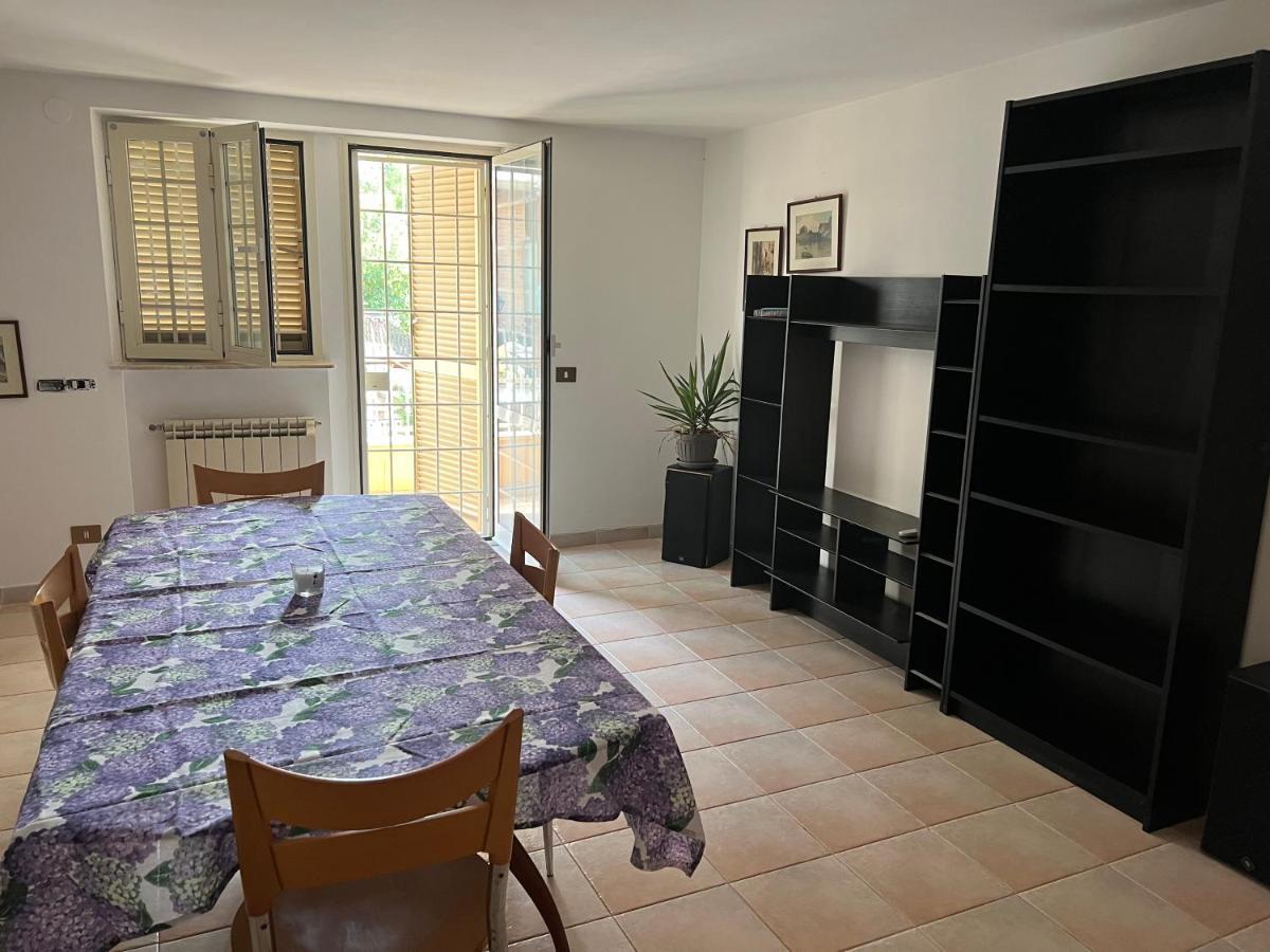La Casa Di Vic Appartement Monterotondo  Buitenkant foto